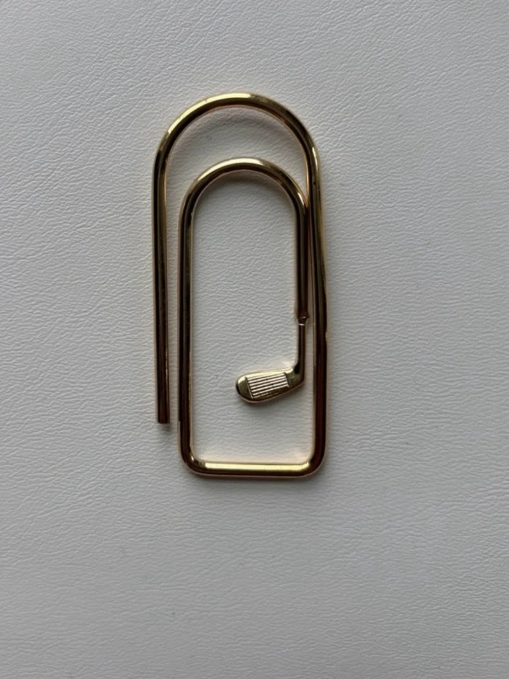 Gold Tone Oversized Paperclip Money Clip – golf club– Vintage